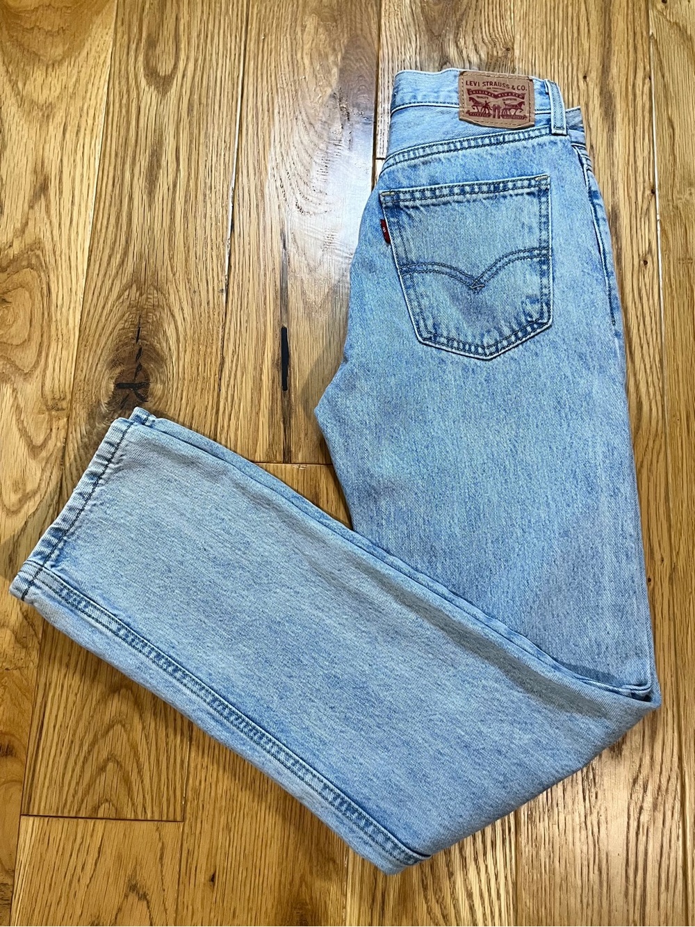 Levi's Low Pro Women's Straight Leg Jeans. Light blue wash. Size 24